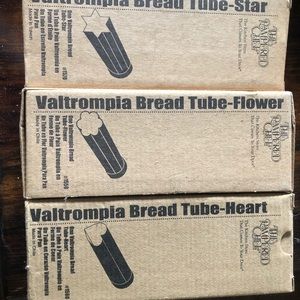 3 new in box pampered chef bread tubes